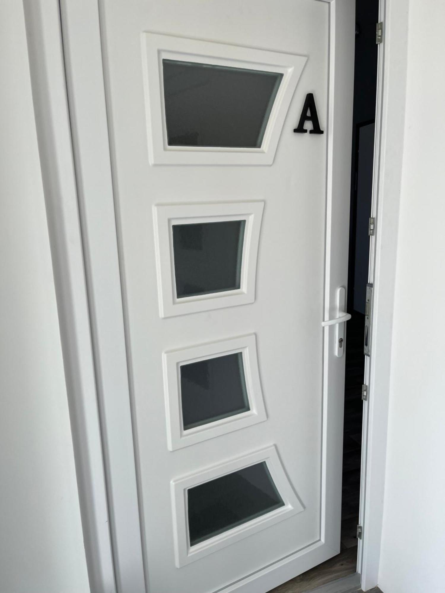 Centr00M Apartman Dunafoldvar الغرفة الصورة